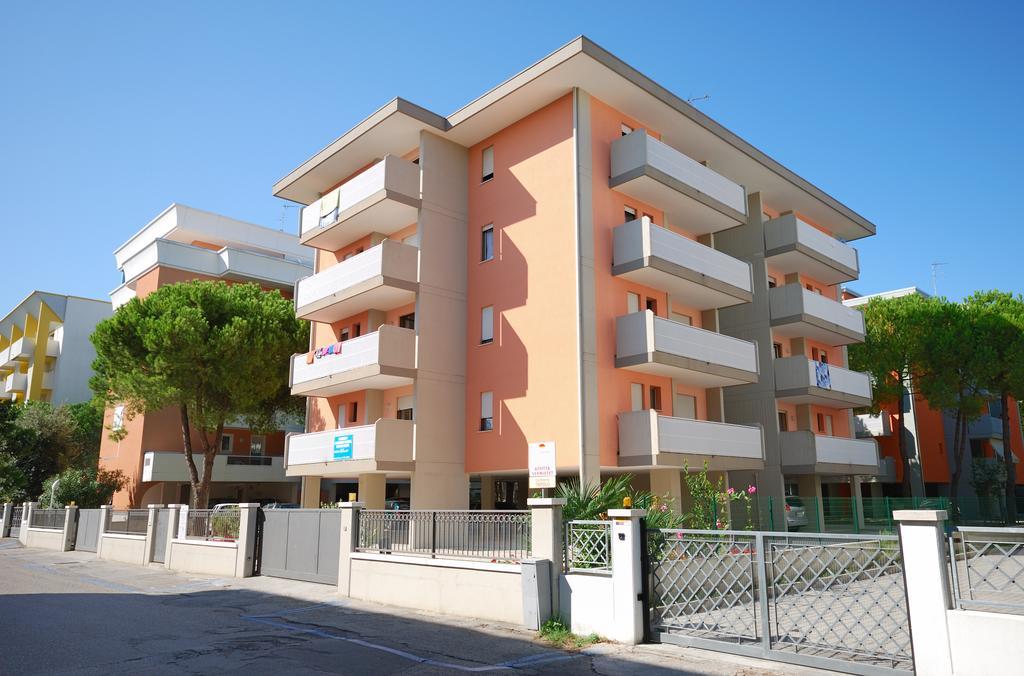 Condominio Tiepolo Bibione Exterior photo